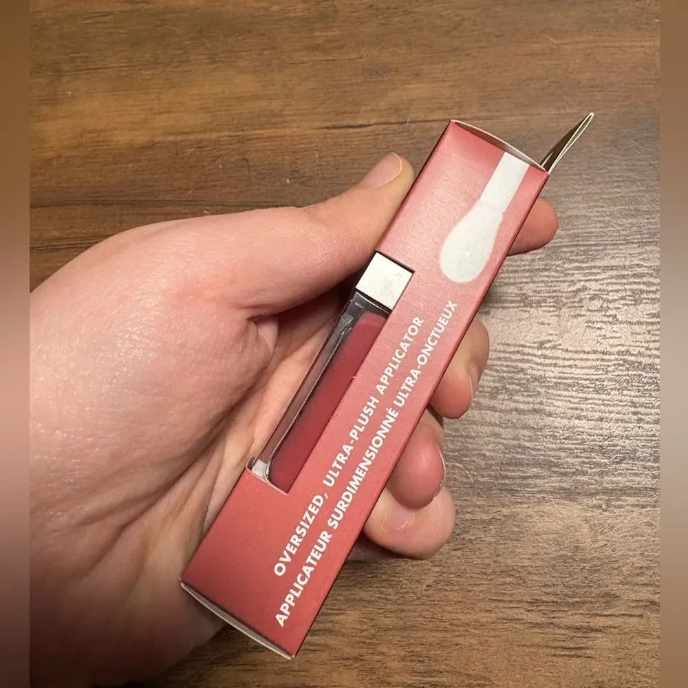 New E.L.F. ELF Glow Revival Lip Oil Infused With Apricot Oil It’s Giving Guava
